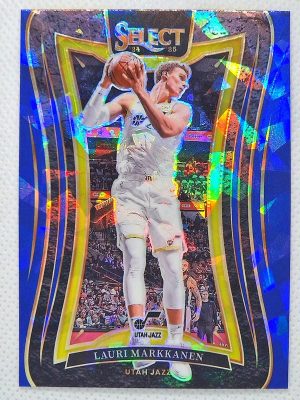 2024-25 Panini Select – Blue Cracked Ice Prizm #324 Lauri Markkanen